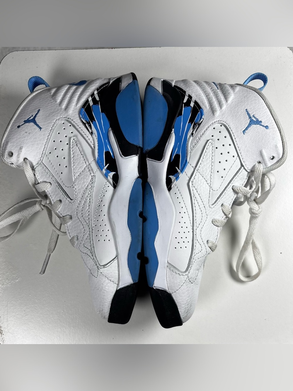 Jordan Boys 1.5Y White/Blue Sneakers with Retro Athletic Style Shoes Pre Owned